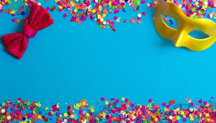 Immagine che raffigura coriandoli e una maschera, simboli del Carnevale!