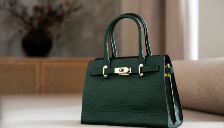 Borsa verde, tra i colori borse di tendenza 2025